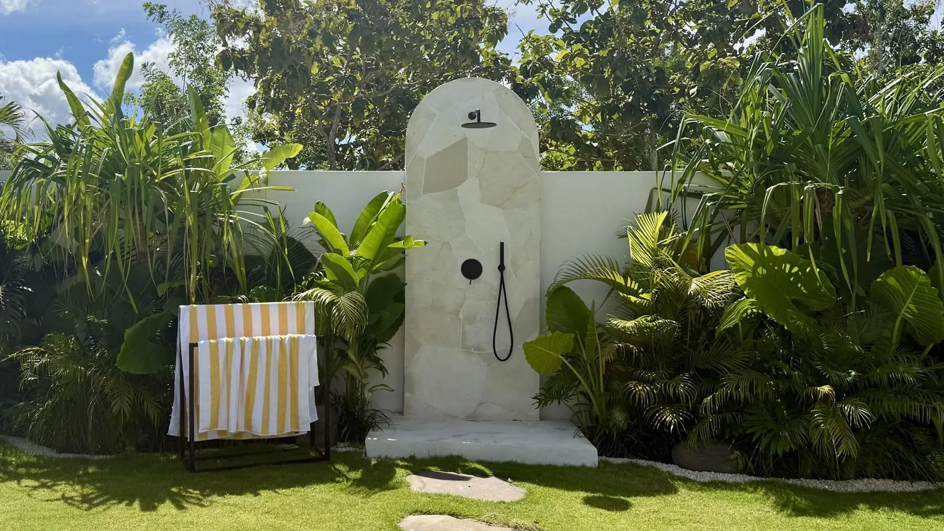 Dolce Villas In Bingin Uluwatu